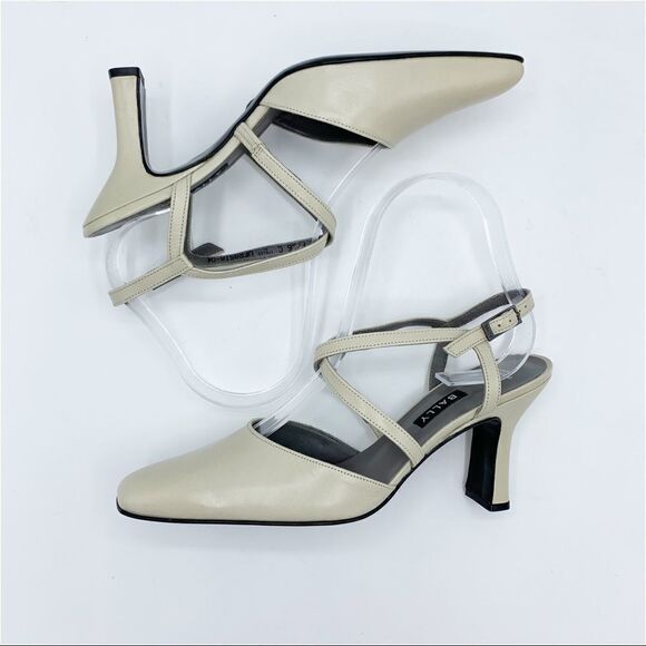 Bally Switzerland Winter White Strappy Snipped‎ Toe Sculptural Heels Sz 6 NEW - Picture 7 of 12